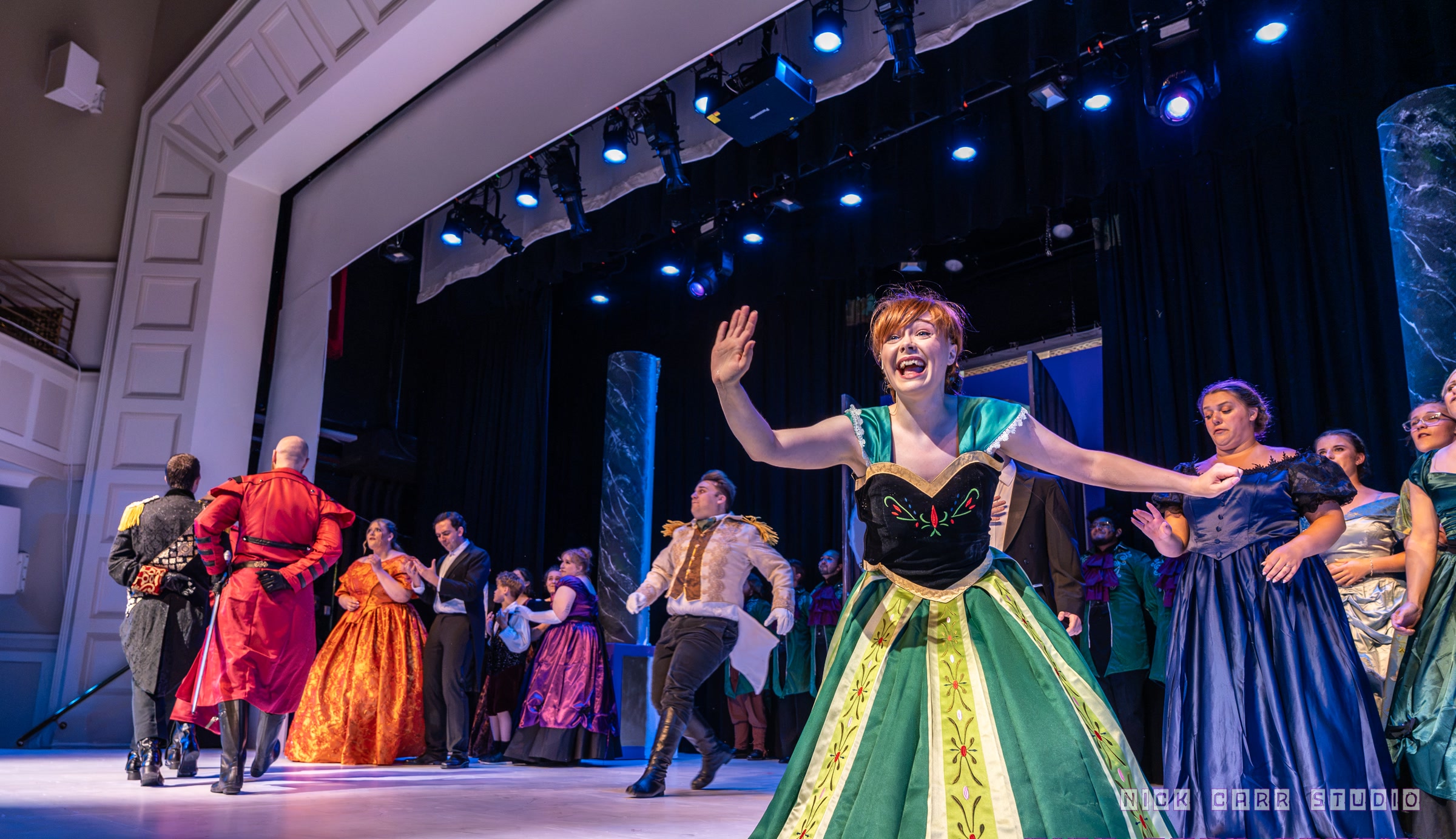 Anna greeting the audience during the Frozen finale